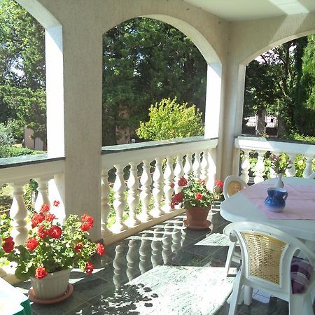 Valeriana Apartment Pula Luaran gambar