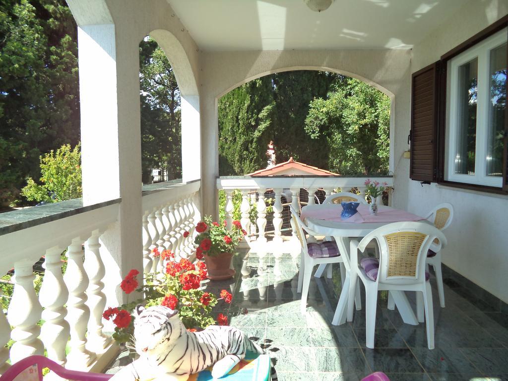 Valeriana Apartment Pula Luaran gambar