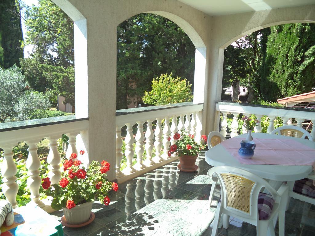 Valeriana Apartment Pula Luaran gambar