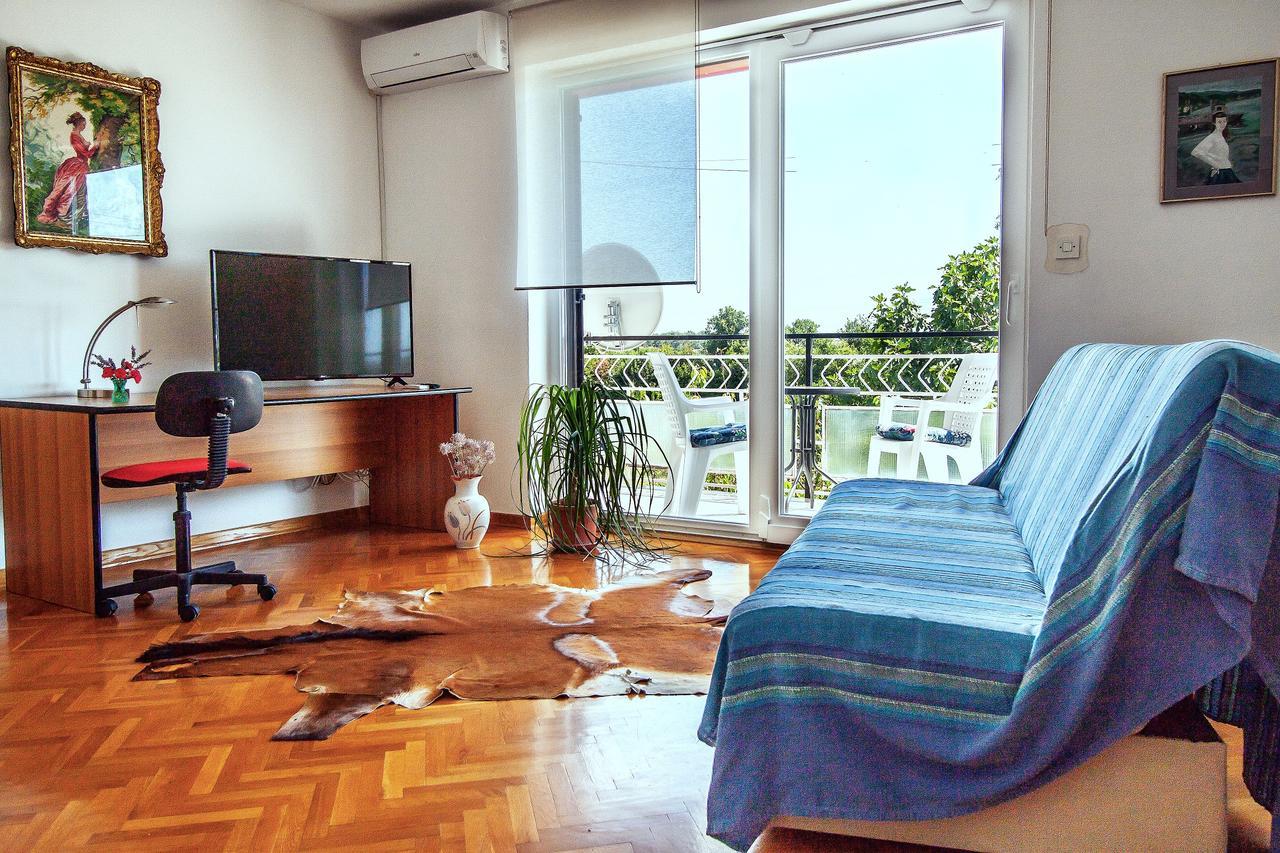 Valeriana Apartment Pula Luaran gambar
