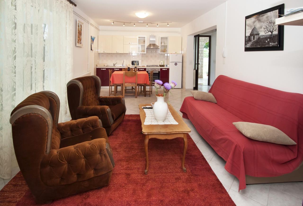 Valeriana Apartment Pula Luaran gambar