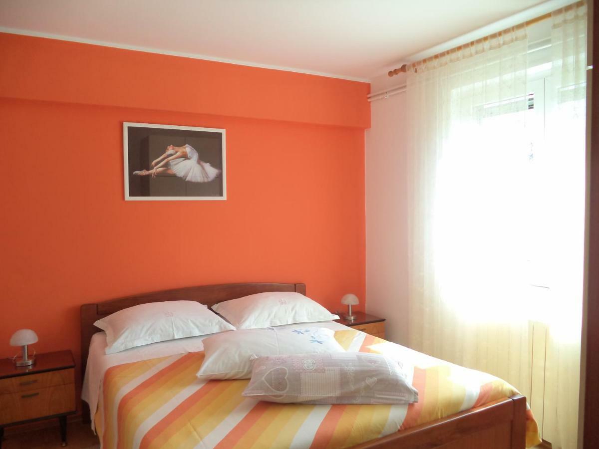 Valeriana Apartment Pula Luaran gambar