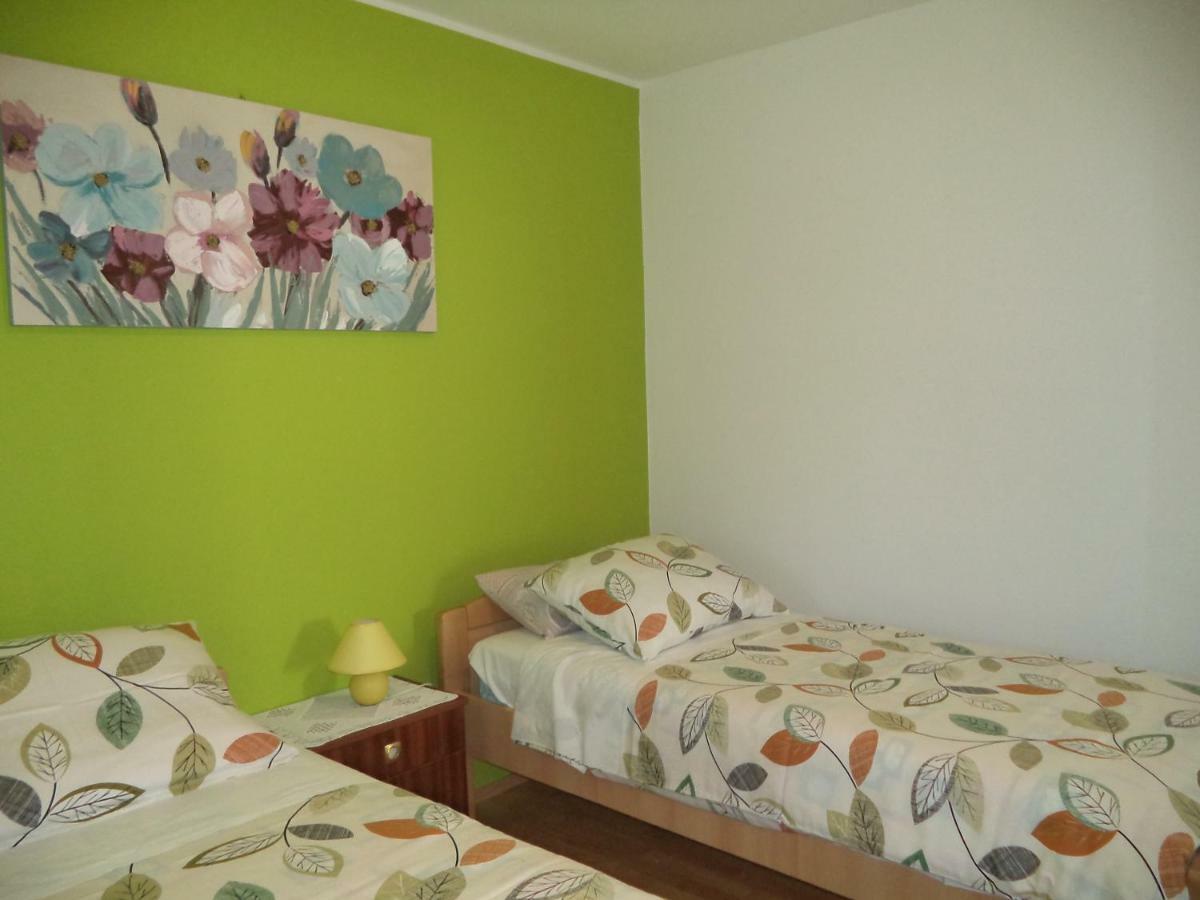Valeriana Apartment Pula Luaran gambar
